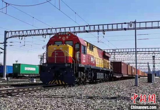 新疆阿拉山口口岸今年出口跨境电商包裹破1000万件