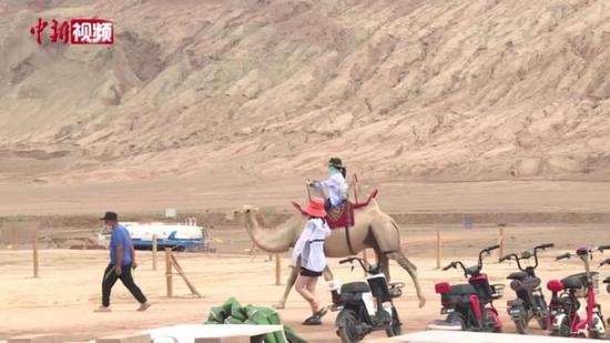 新疆高温“霸榜” 火焰山景区地表高温达77度