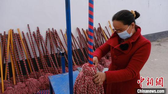 山东泰安援疆发展“微产业”助力乡村振兴。 李磊 摄 山东泰安援疆发展“微产业”助力乡村振兴。 李磊 摄