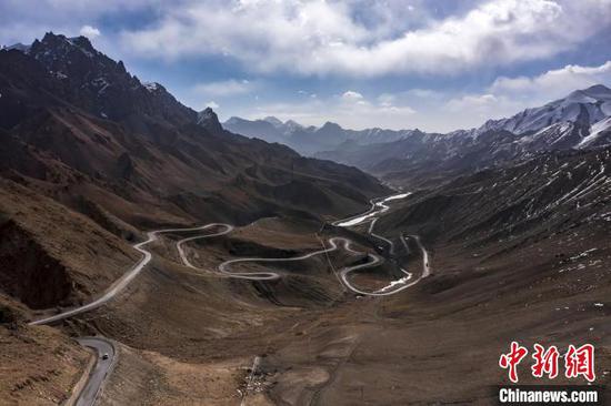 上海援疆助力 “网红公路”新藏线新增一处平价补给驿站