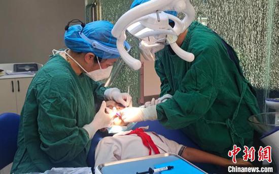 浙江金华“组团式”医疗援疆助新疆青年医师提升综合能力