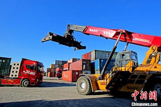 乌鲁木齐国际陆港区何以成为西部重要物流枢纽？