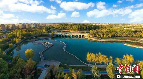 美丽的图木舒克城市景观。(资料图) 第三师融媒体中心供图