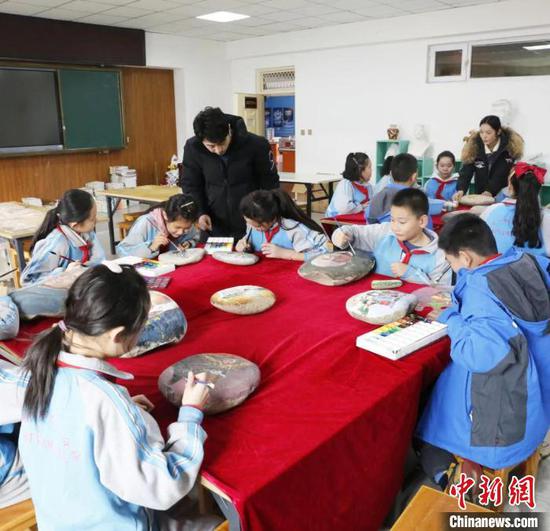 学生们学习氛围浓厚。 卢小超 摄 学生们学习氛围浓厚。 卢小超 摄
