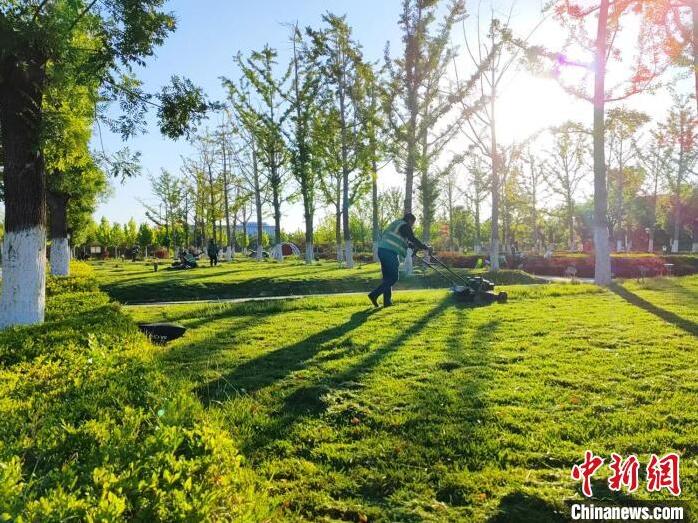 走进可克达拉市：“兵团新城”何以“绿色崛起”？