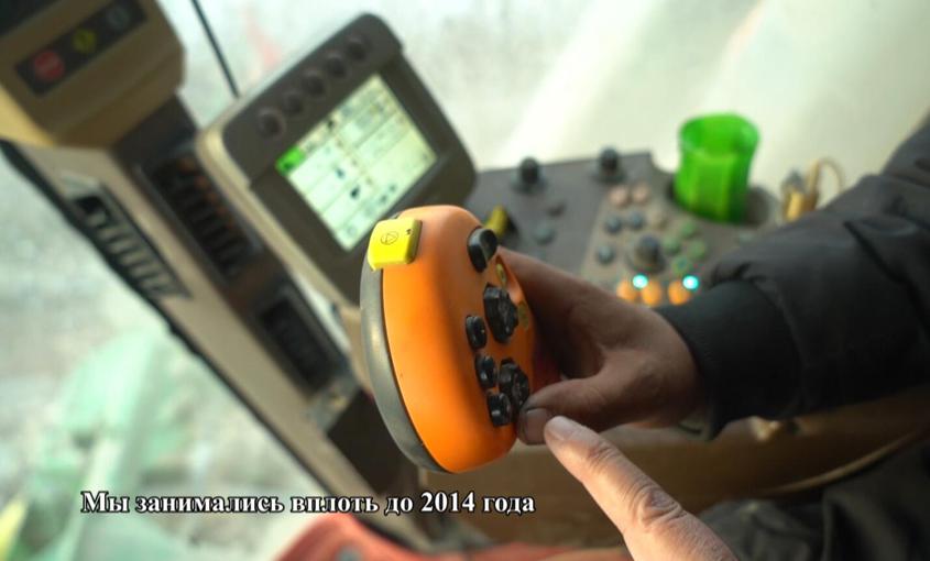 新疆生产建设兵团：看 “小白”如何玩转大型农机