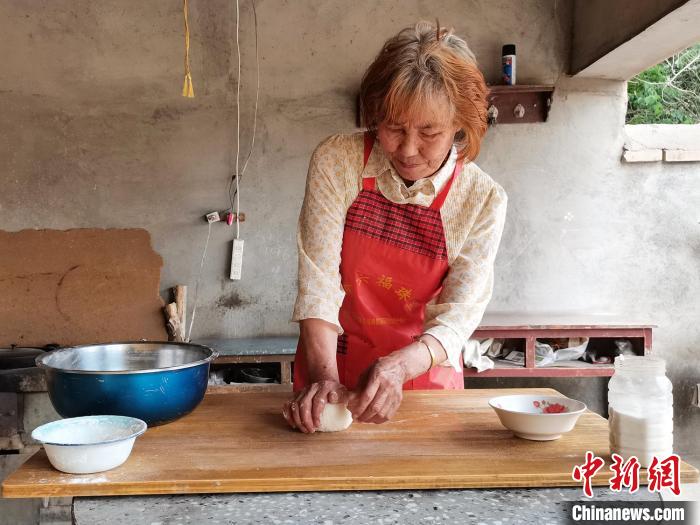 在新疆兵团，一碗灰面何以暖心暖胃？