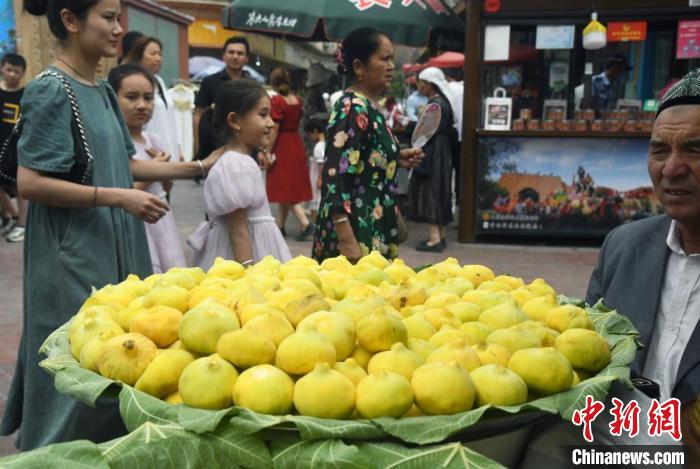 新疆喀什旅游市场缘何持续火热？