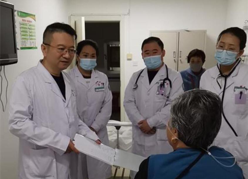 山西省援疆专家赴六师医院芳草湖农场分院开展大型义诊系列活动