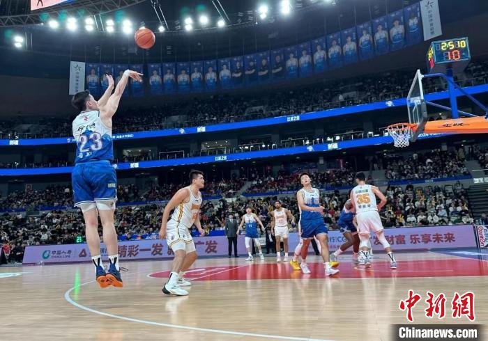 中新人物 | “被篮球耽误的超模”，想再拿一次总冠军