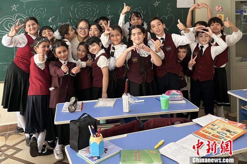 东西问丨贾静芳：“汉语热”如何在塔吉克斯坦升温？