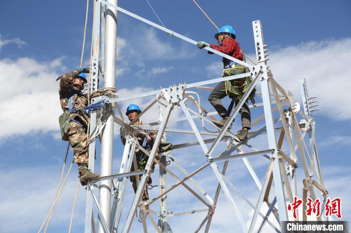 青海西部最后一个离网光伏乡进入通大电网冲刺 将不再“看天用电”