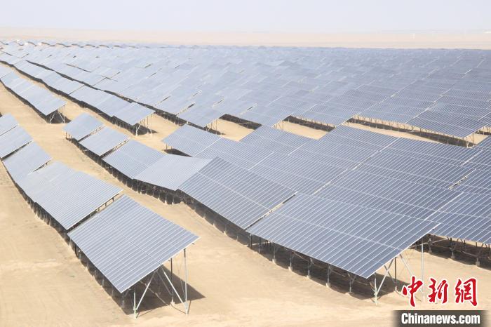 （繁荣兵团·新时代新征程）新疆昆玉：光伏治沙筑生态屏障