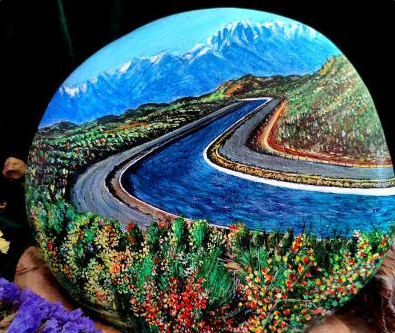 新疆石头画创作者：一石一画乐在其中