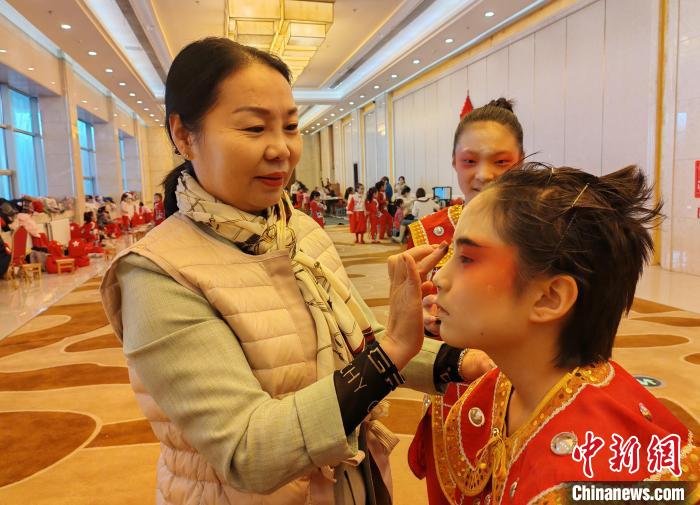 秦腔何以传唱新疆？