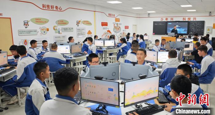 新疆兵团基层学校用上ai教室