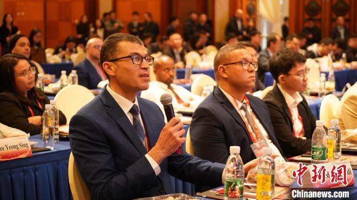 20名“一带一路”共建国家医生赴四川学习肝脏微创技术