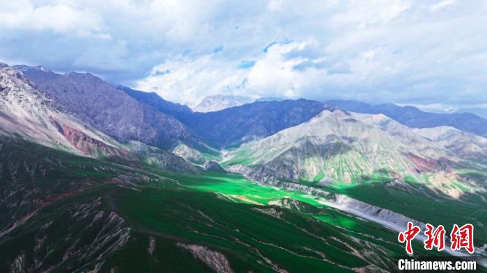 新疆阿拉尔市:天山牧场迎来最美季 草原景色如诗如画 新疆阿拉尔市:天山牧场迎来最美季 草原景色如诗如画