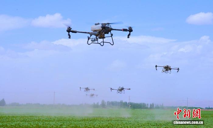 无人机悄然改变新疆产业生产方式